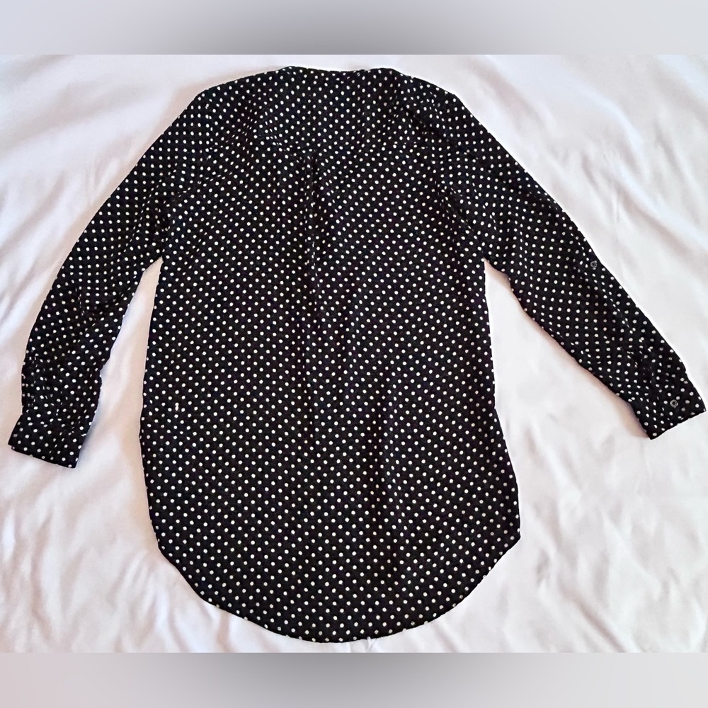 Forever 21 Black and White Polka Dot Button Up Blouse Size Medium - Picture 7 of 7